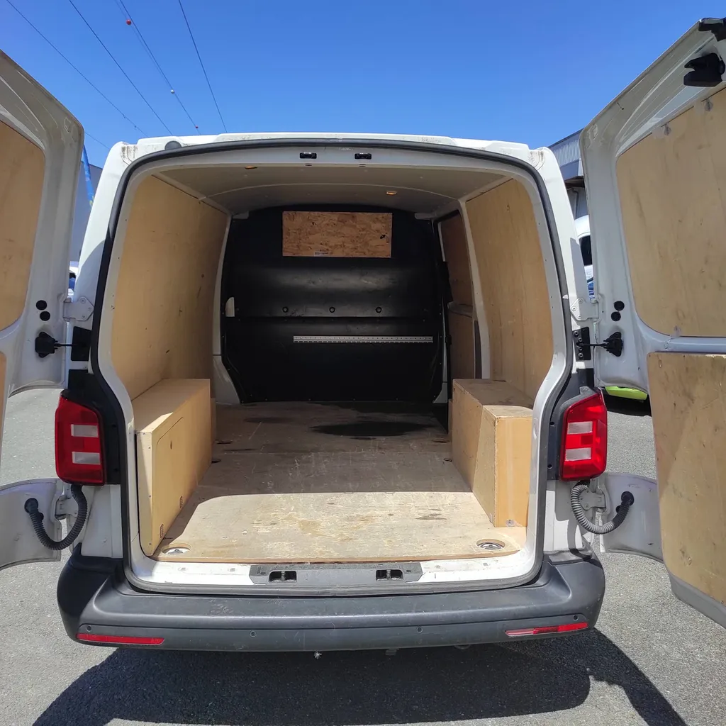 Volkswagen Transporter T6 L2H1 2.0 TDI 150 Business Line d'occasion à Bordeaux