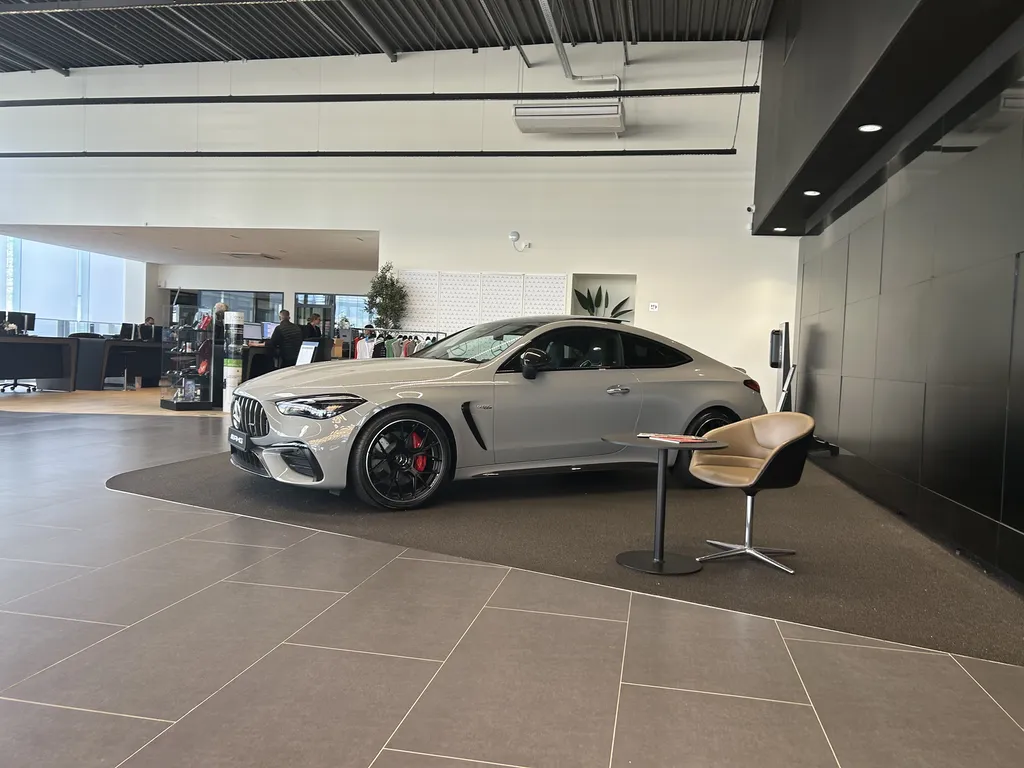 À Talence 33400 en Gironde, pose de solutions de charge pour véhicules premium BMW, Mercedes, Tesla …..recommandées par les concessionnaires automobiles de gironde