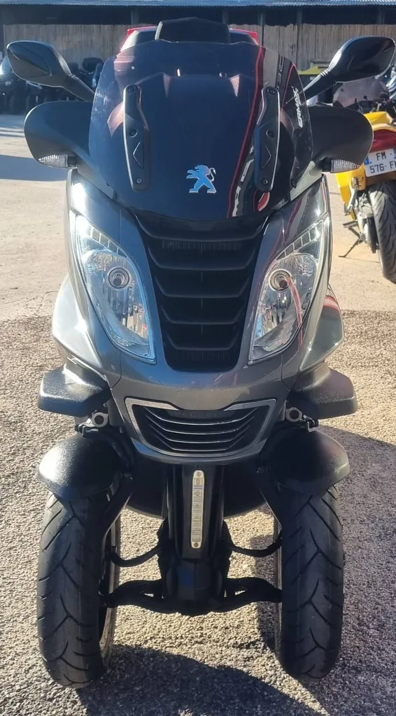 PEUGEOT METROPOLIS 400 DU 03/2015 AVEC 32650 KM.