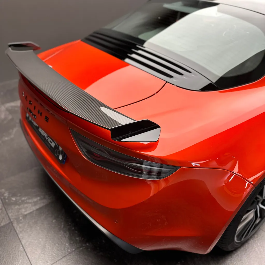Pose d'un film PPF Skyfol sur une Alpine A110 S au Mans