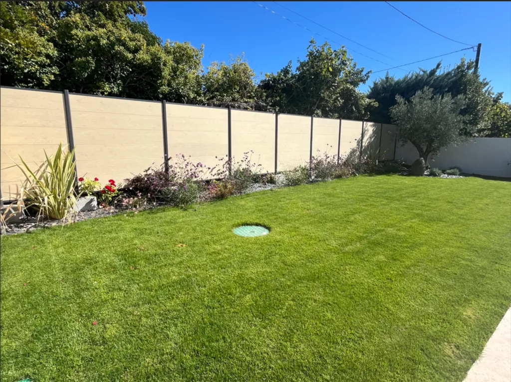 installation clôture occultante composite Salon-de-Provence