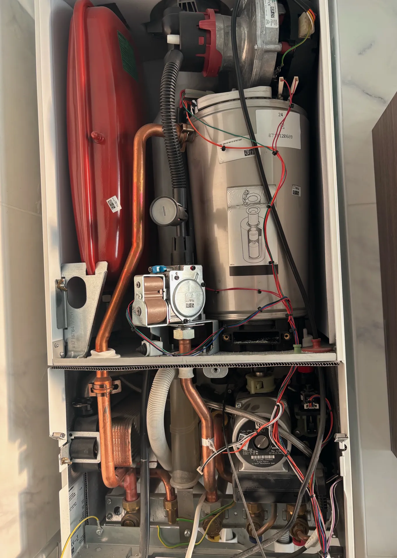 Entretien d’une chaudière à condensation ELM Leblanc à Bondy