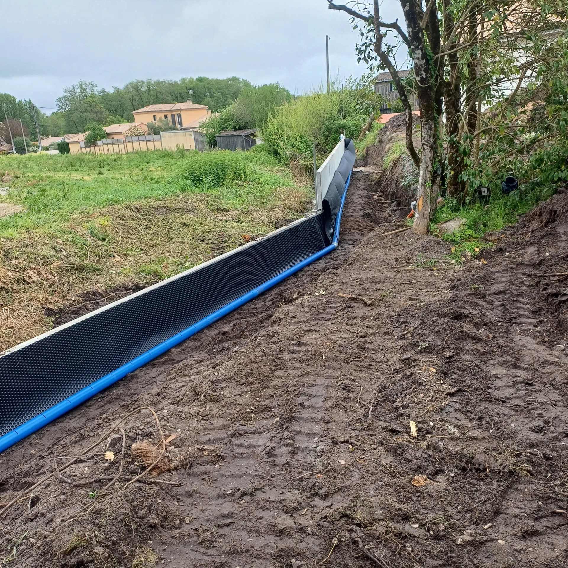 création d'un mur de soutènement en L béton préfabriqués sur la commune de martillac