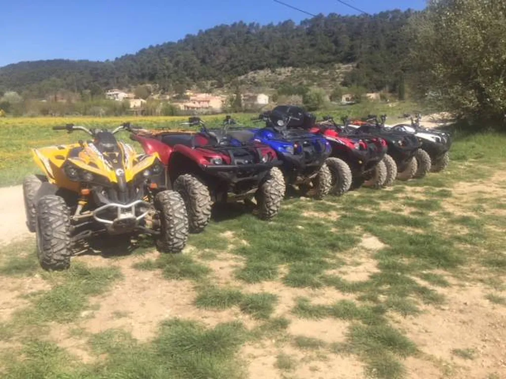 Randonnée Quad au pied de la Sainte Baume avec visite de bergerie