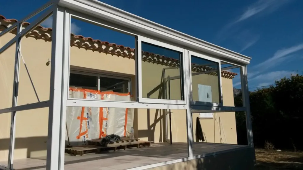 Fabrication et installation de châssis fixe près de Vaison la Romaine 