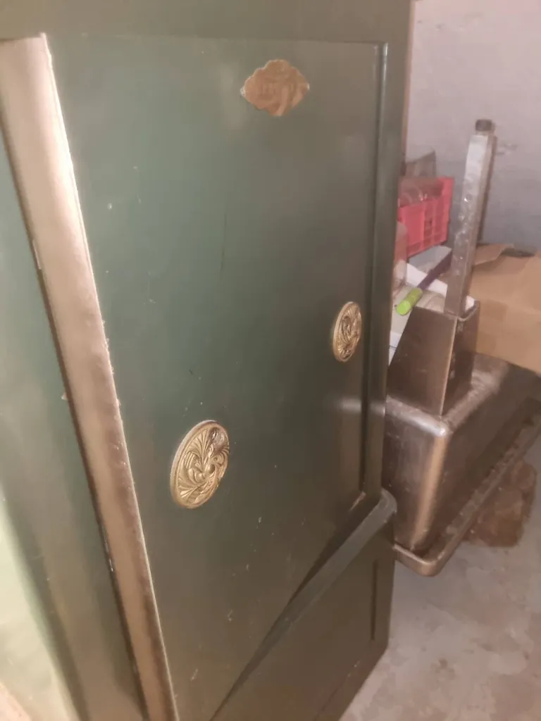 serrurier ayant ouvert un coffre bloqué à Le Quesnoy