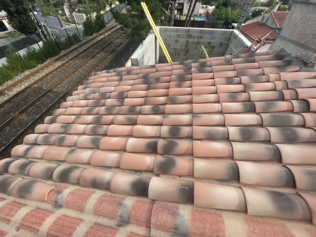 pose de tuile canal silvacane près de martigues