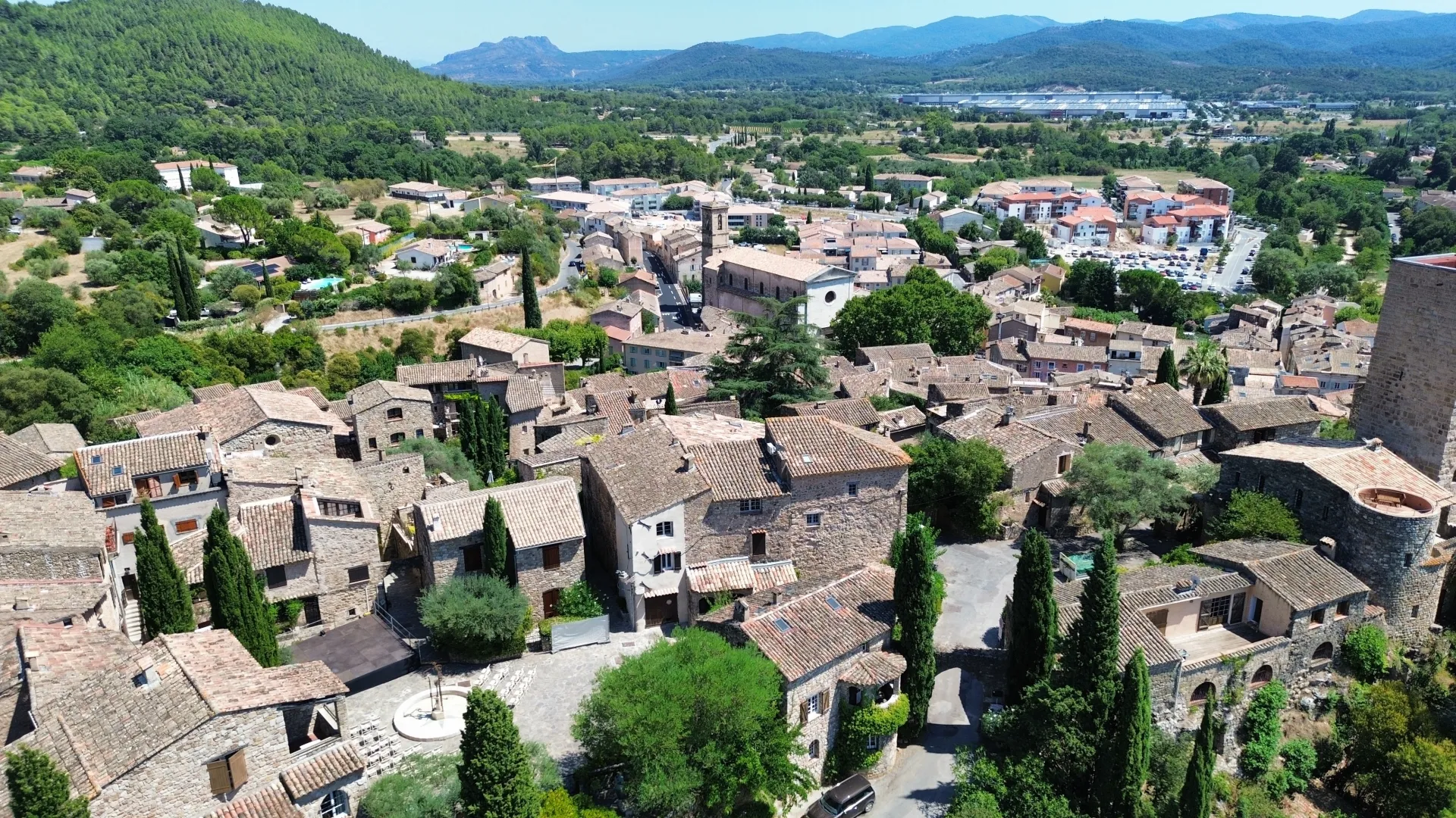 Le jolie village médiévale des Arcs sur argens
