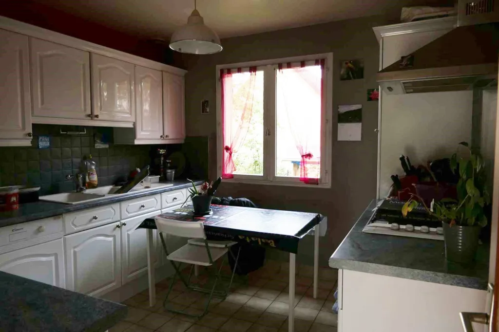 À vendre pavillon avec cuisine aménagée et équipée proche Orival 76500
