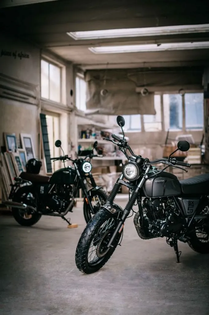 MOTO NEUVE BRIXTON BX125cc.