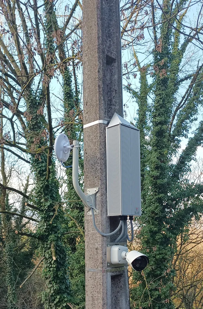 Coffret candélabre avec caméra