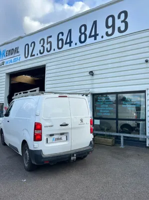 Professionnel garagiste pour la réparation Adblue suite à un voyant