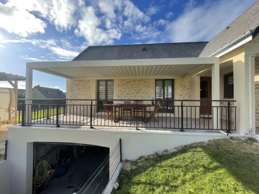 Installation et devis pergola bioclimatique aluminium sur Le Havre et sa périphérie 76 Normandie.