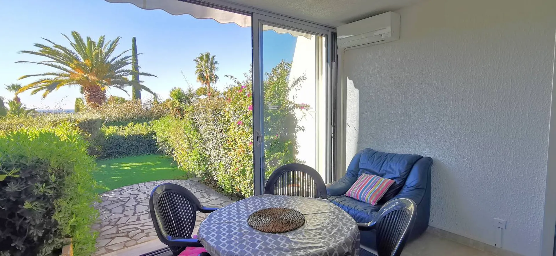 Vente appartement T2 Cassis  avec jardin et parking privé dans résidence de standing sécurisée