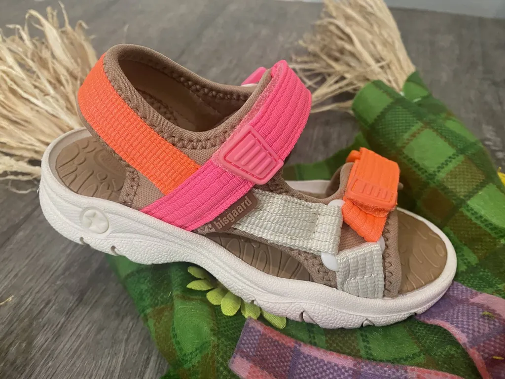 sandalette de plage pour enants près de Saint Loubès