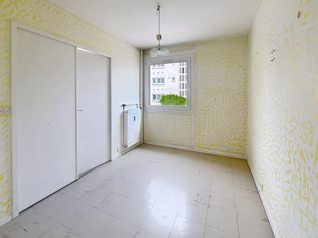 Appartement F3 avec travaux de rafraichissement