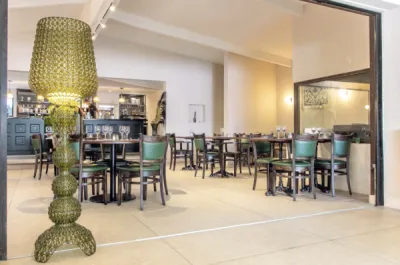 Privatiser un restaurant pour séminaire avec repas d’affaires et terrasses ombragées à Bouc-Bel-Air près Gardanne