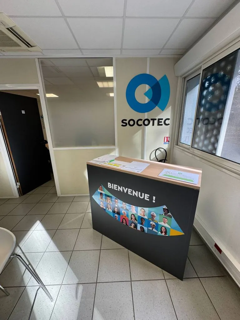 TDC à réalisé un covering borne accueil à Nantes