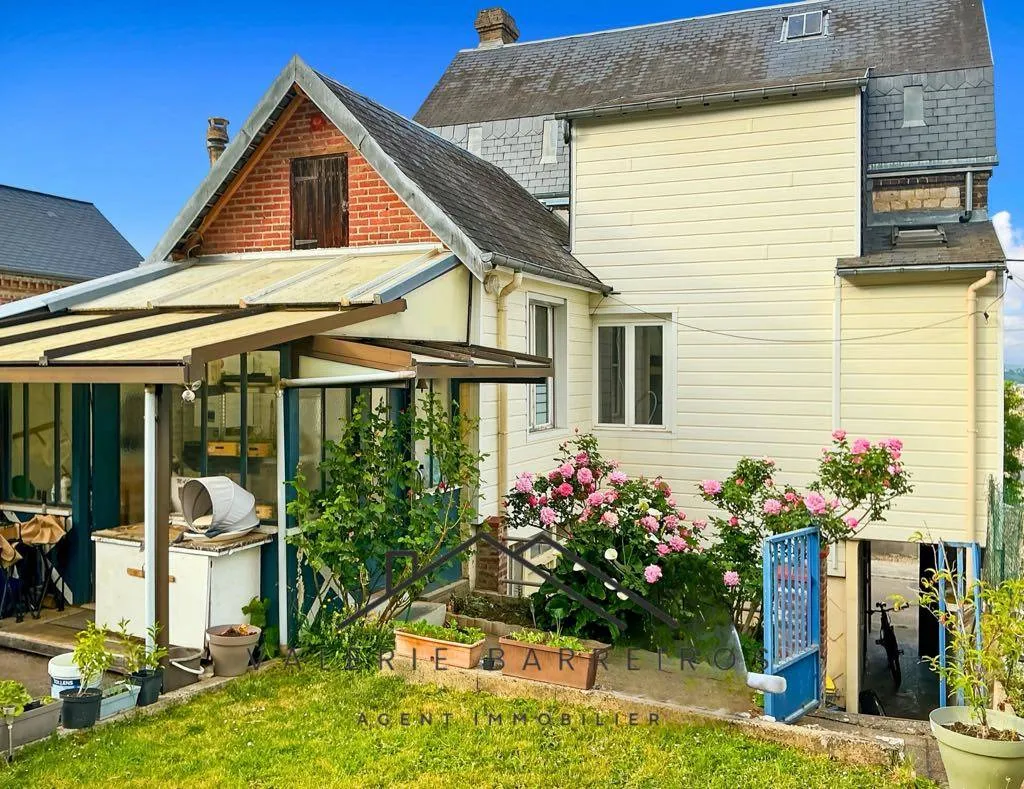 A vendre sur la commune de CAUDEBEC LES ELBEUF maison de 67 m² édifiée sur 278 m² de terrain