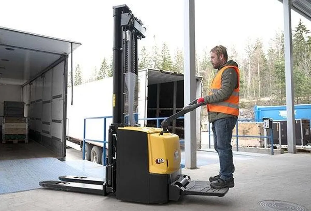 gerbeur à conducteur accompagnant