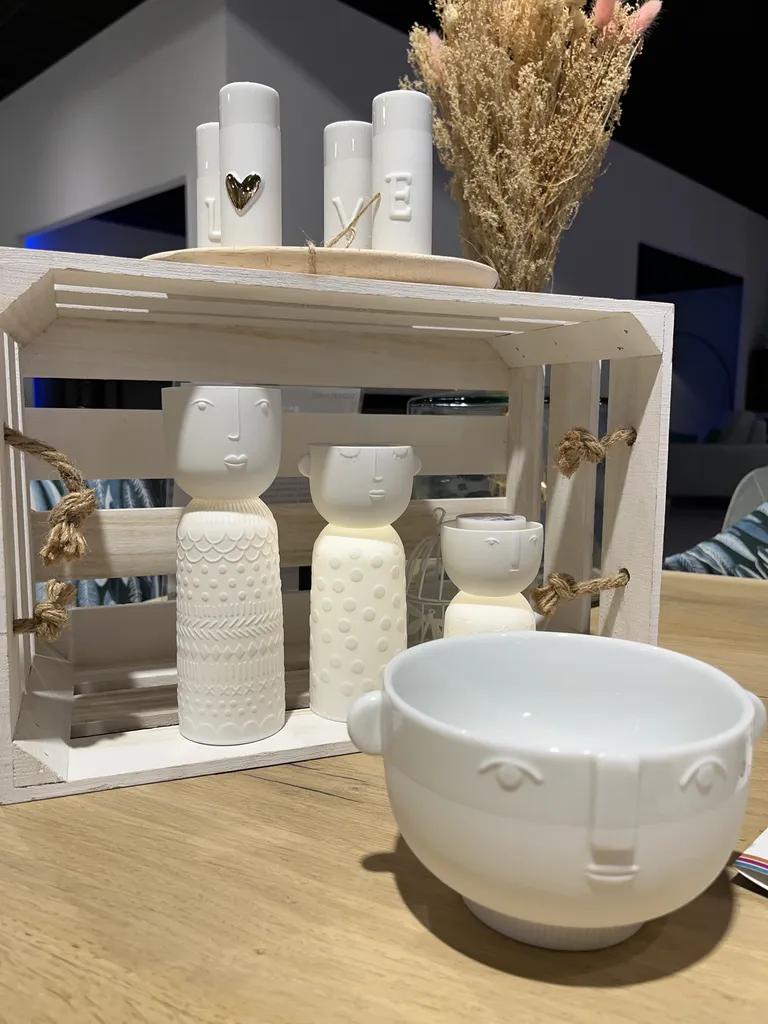 Vente de décoration en porcelaine blanche de la marque Räder fait main à Saint-Étienne-du-Bois proche de Bourg-en-Bresse