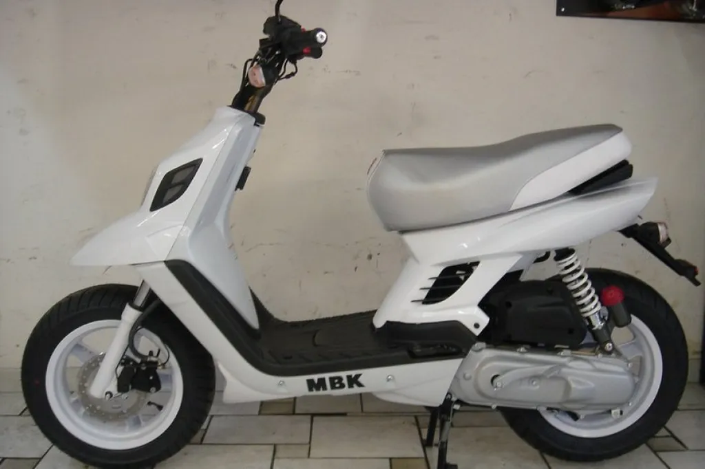scooter neuf mbk booster 12 pouces naked bcd