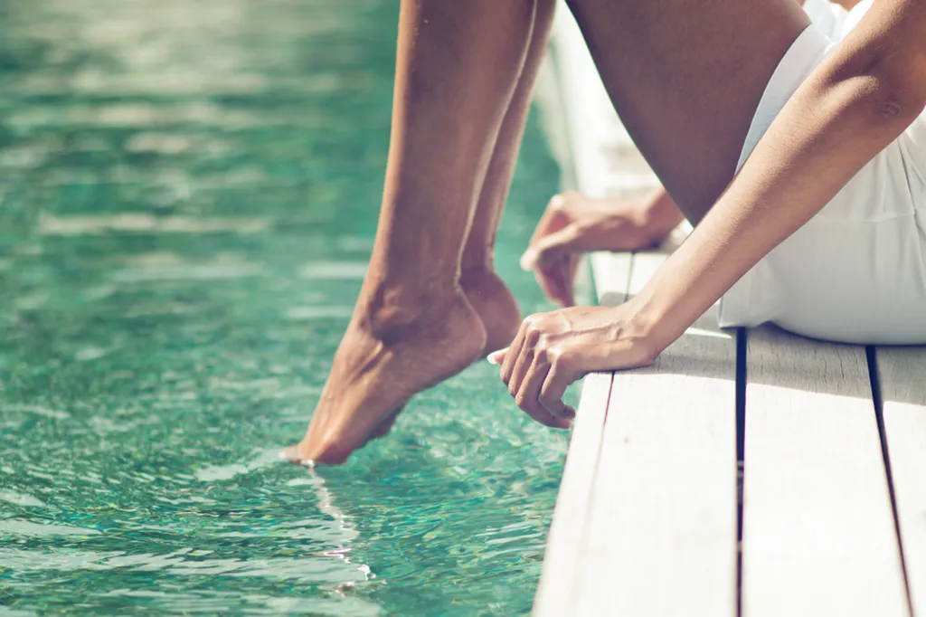 Trouver un professionnel pour faire un devis pour la pose d'une terrasse extérieure en bois haut de gamme proche Toulouse