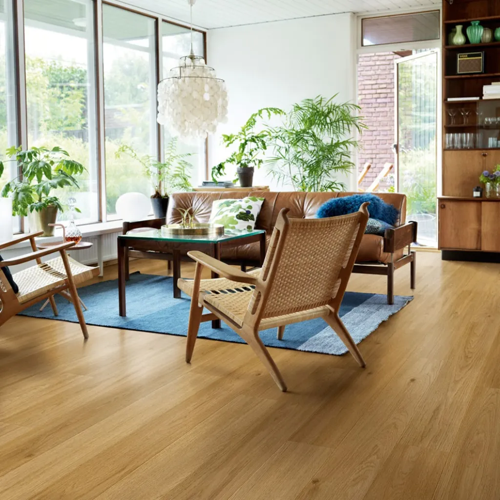 Parquet stratifié à lames étroites installé à Bois-d’Ennebourg, proche de Franqueville-Saint-Pierre 76.