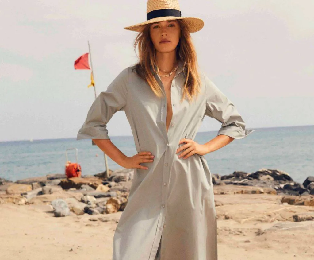 Rosso 35 un style classique et contemporain, pour les femmes qui aiment la discrétion et l'élégance.