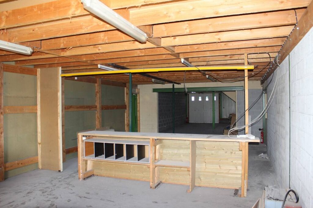 Situé sur l'axe Beuzeville / Bernay, Eure 27210