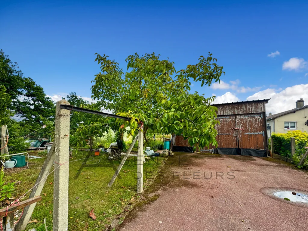 À vendre maison de 110 m² sur un terrain de 1024 m² située sur la commune de Cléon