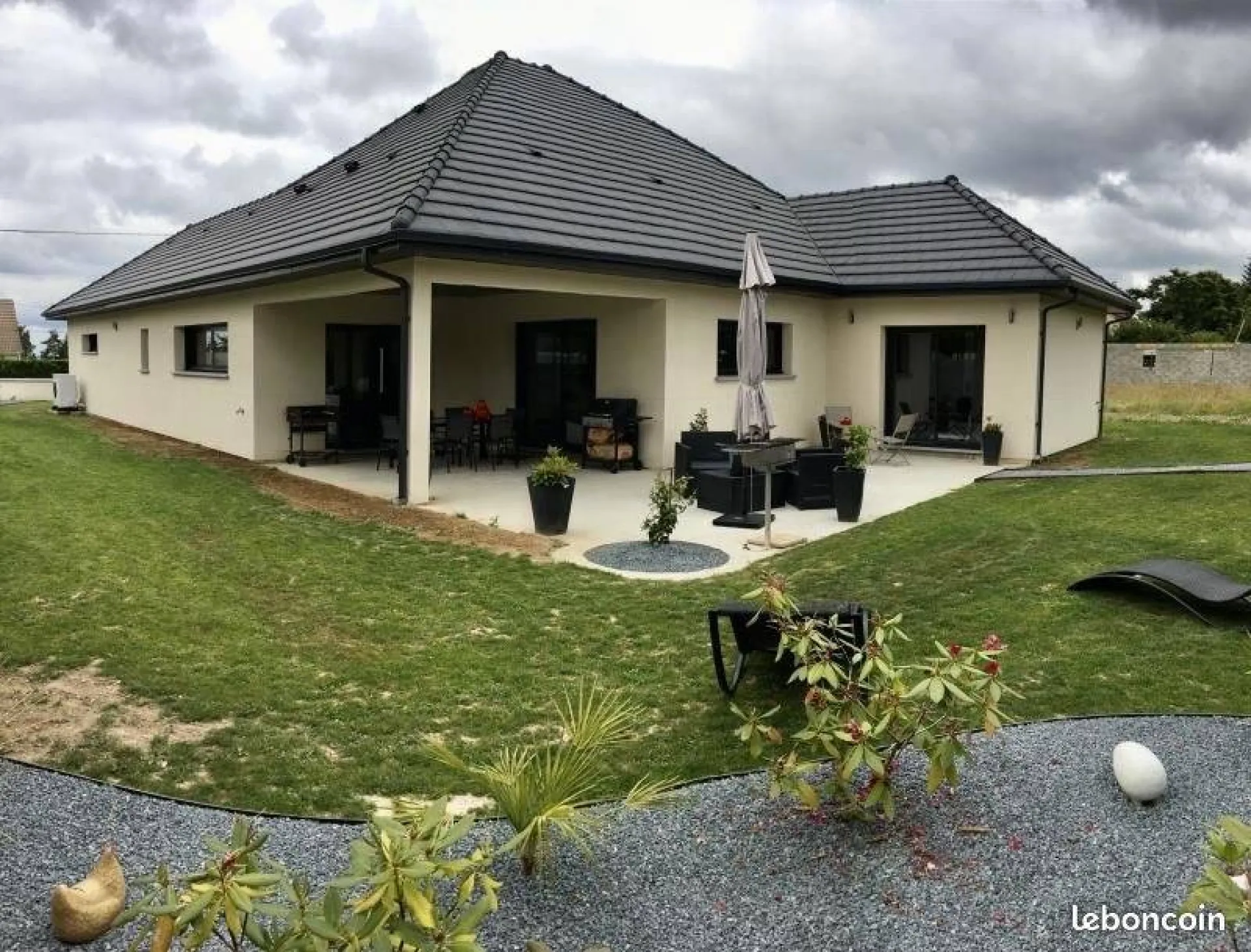 maison moderne 27370