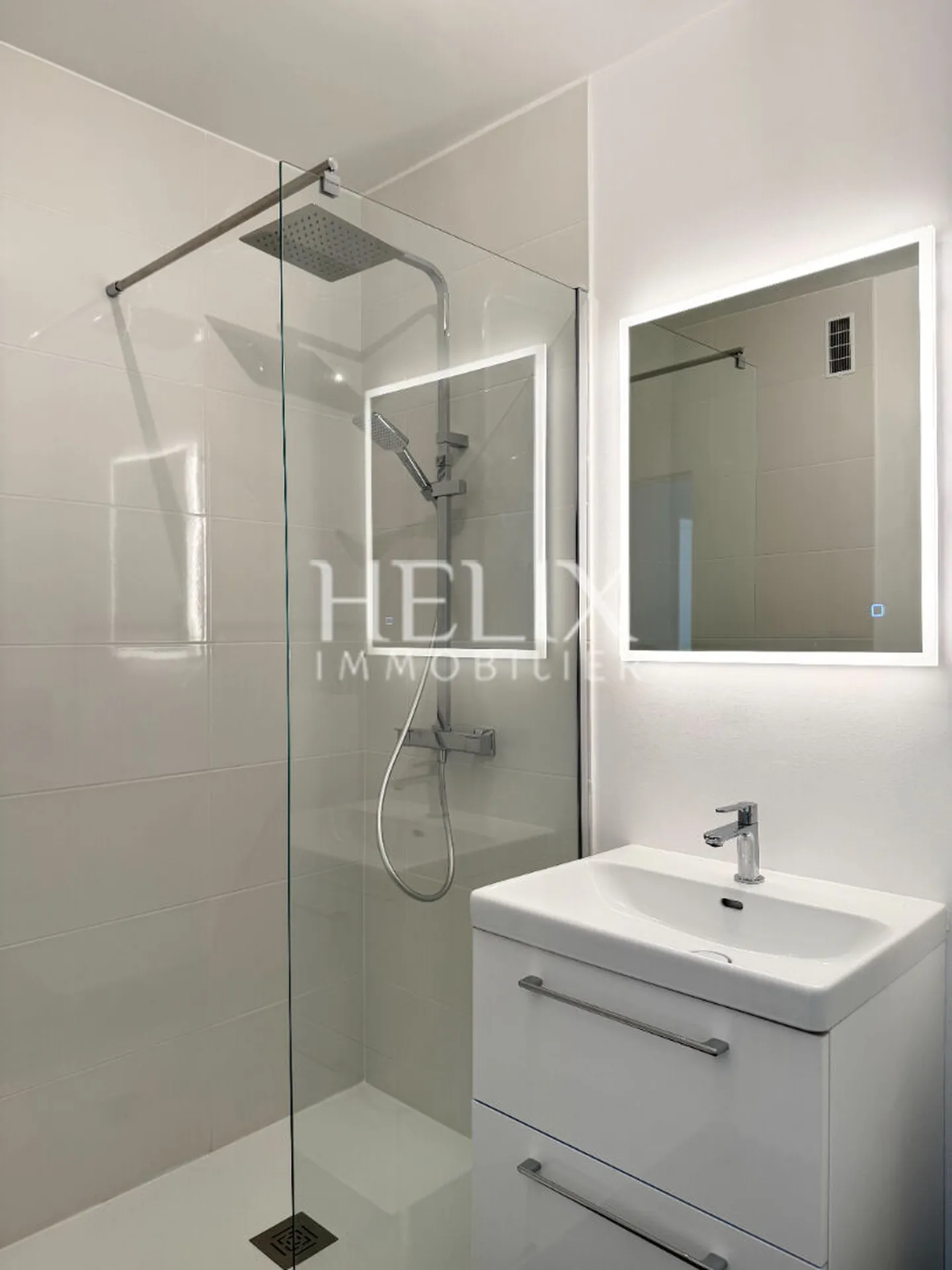 Bel appartement 2 pièces ascenseur cave parking Saint-Germain-en-Laye belles Prestations 