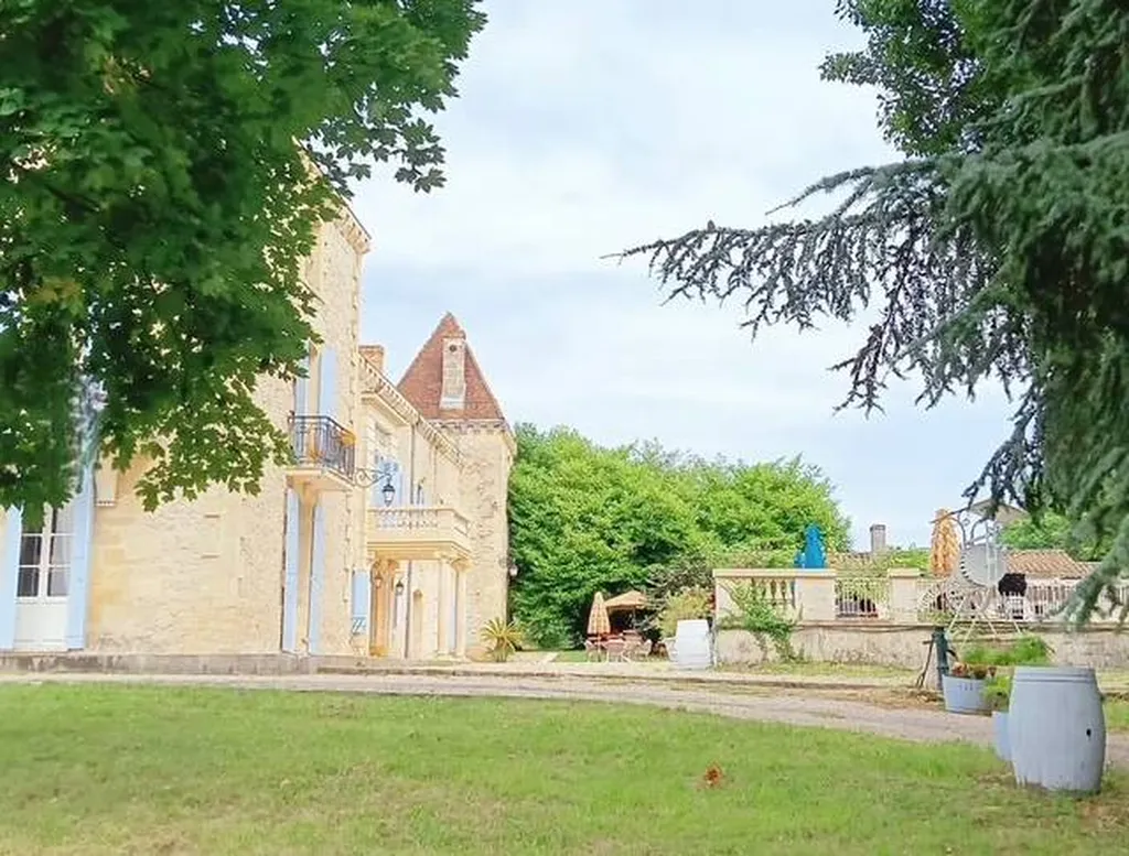For Sal Exceptional Historic Château Estate Near Bordeaux