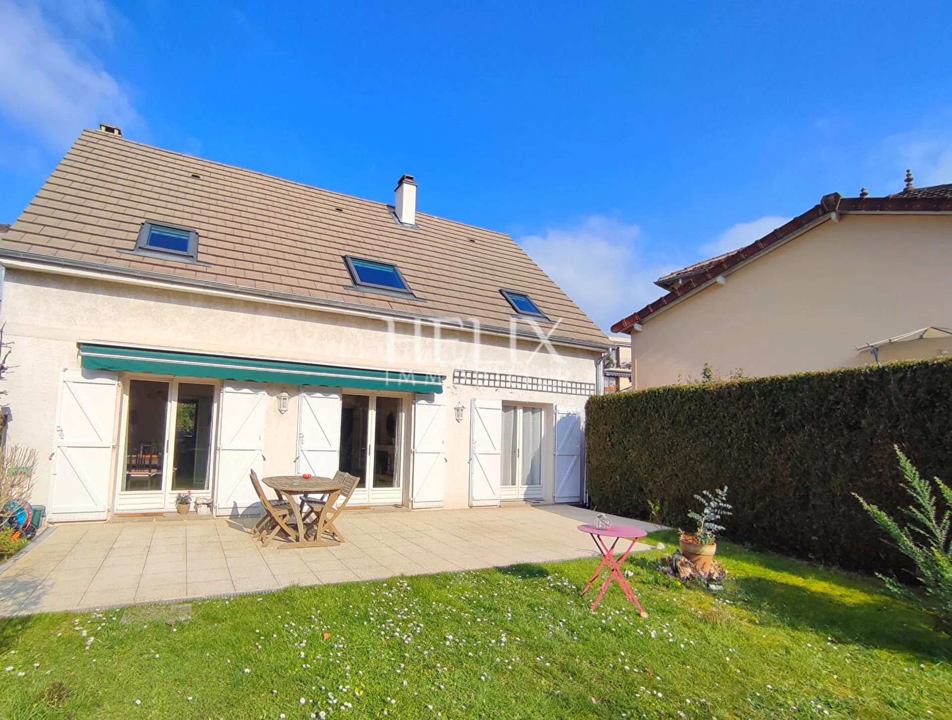 Maison 7 pièces Le Mesnil Le Roi 128 m²