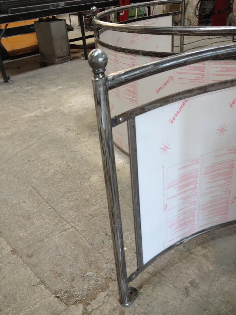 GARDE CORPS CINTRES ARRONDIS GALBES FABRIQUES ET POSES  MARSEILLE 13 BDR