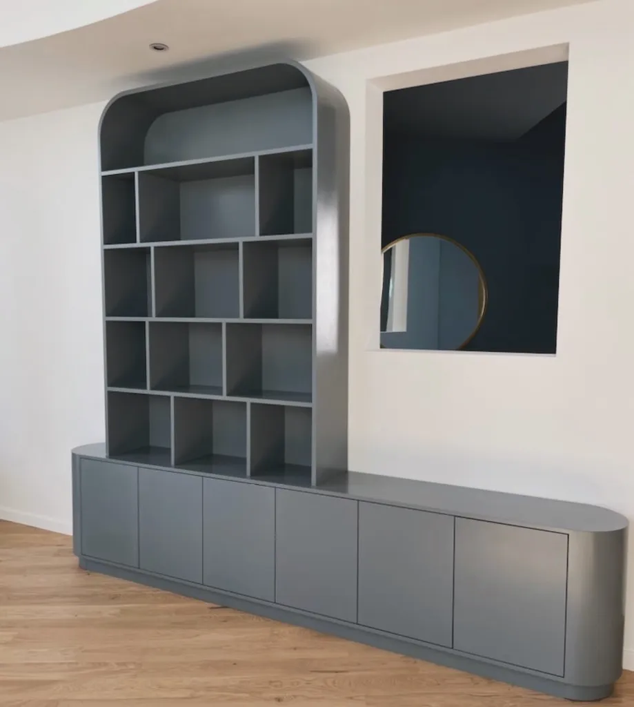 Bibliothèque sur mesure : fabrication artisanale et pose de rangements bois pour salon, bureau et pièces de vie par un menuisier expert en agencement intérieur à TOULOUSE