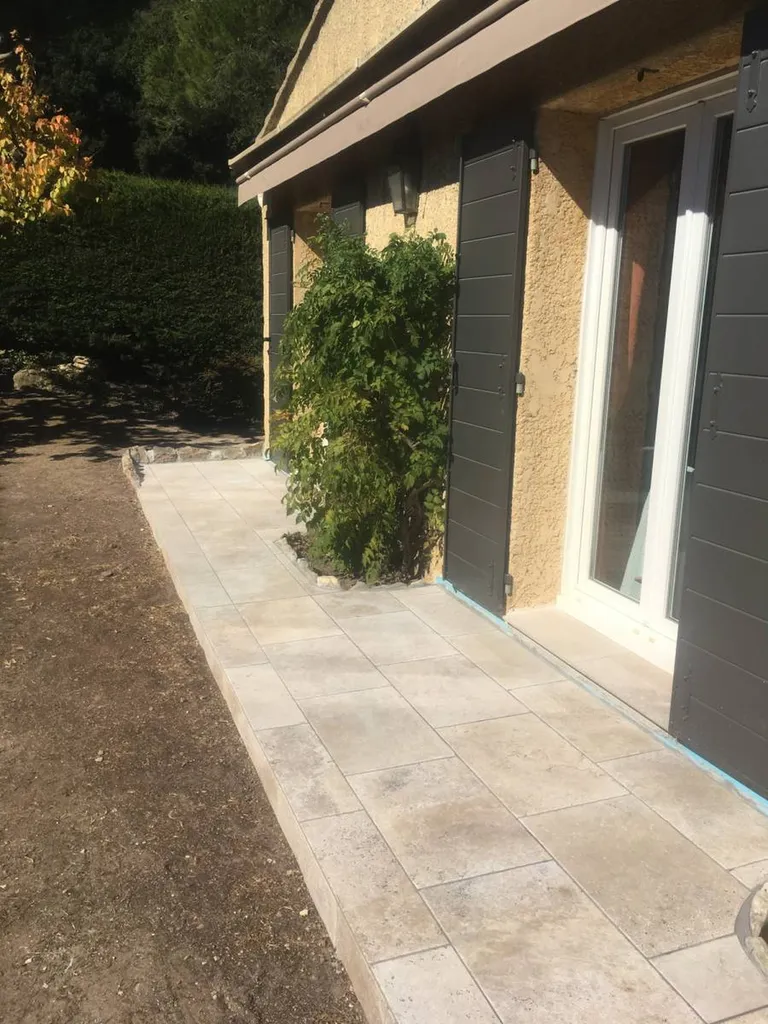 Rénovation d'une terrasse d'une maison individuelle à Lamanon