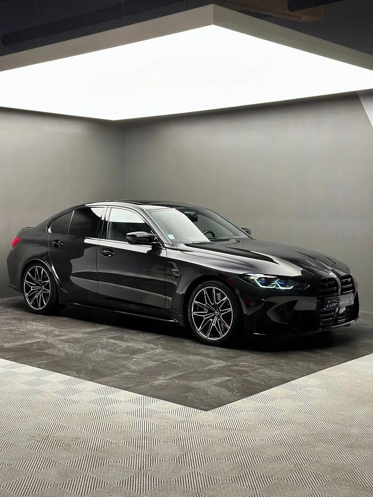 Lustrage brillance sur une BMW M3 Compétition à notre atelier au Mans (72)