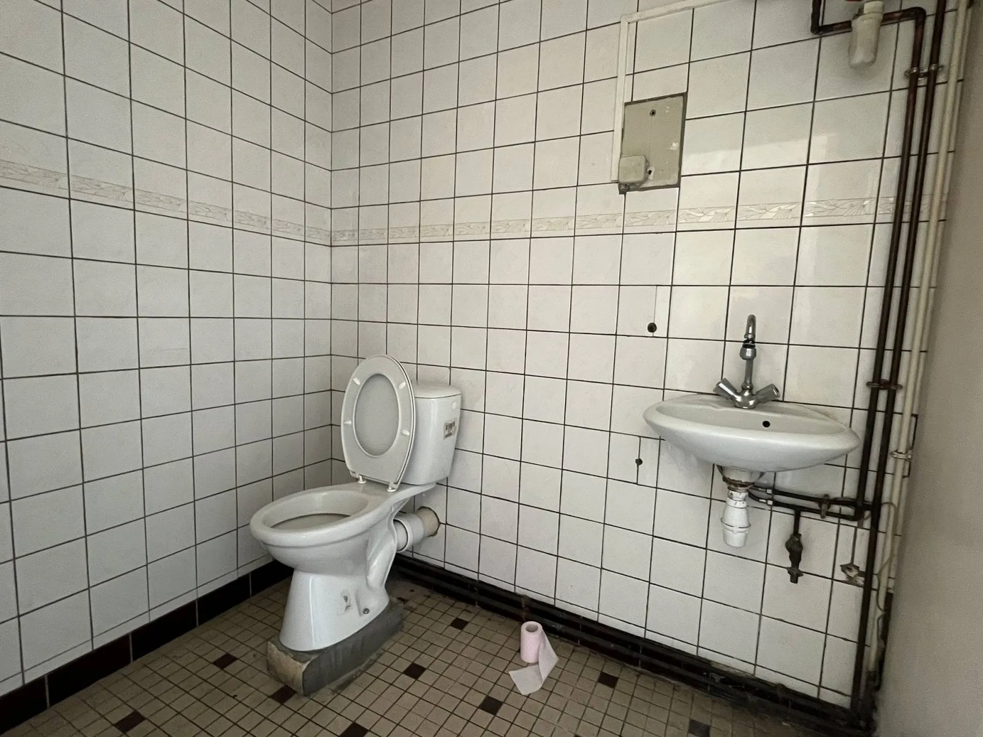 Ensemble immobilier, à vendre, en centre-ville du Trait - Idéal investisseurs !