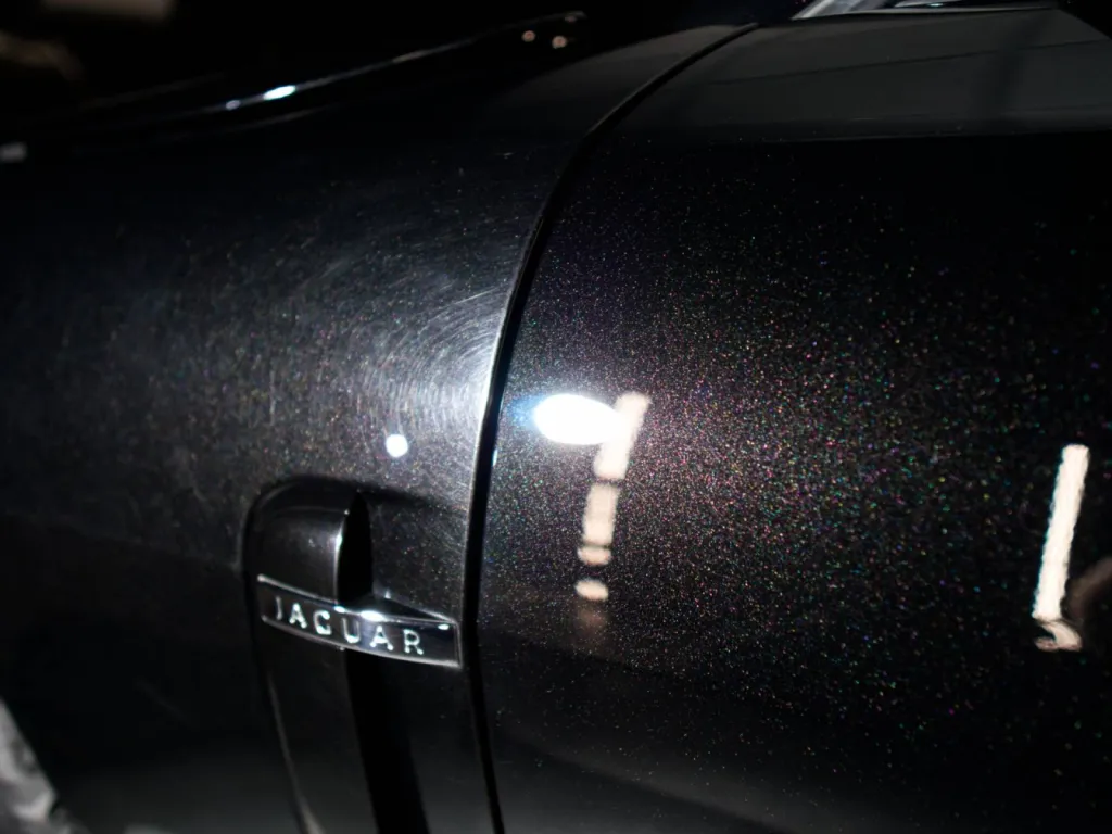 Polissage lustrage traitement céramique carrosserie ou encore film de protection à Vannes dans le Morbihan en Bretagne