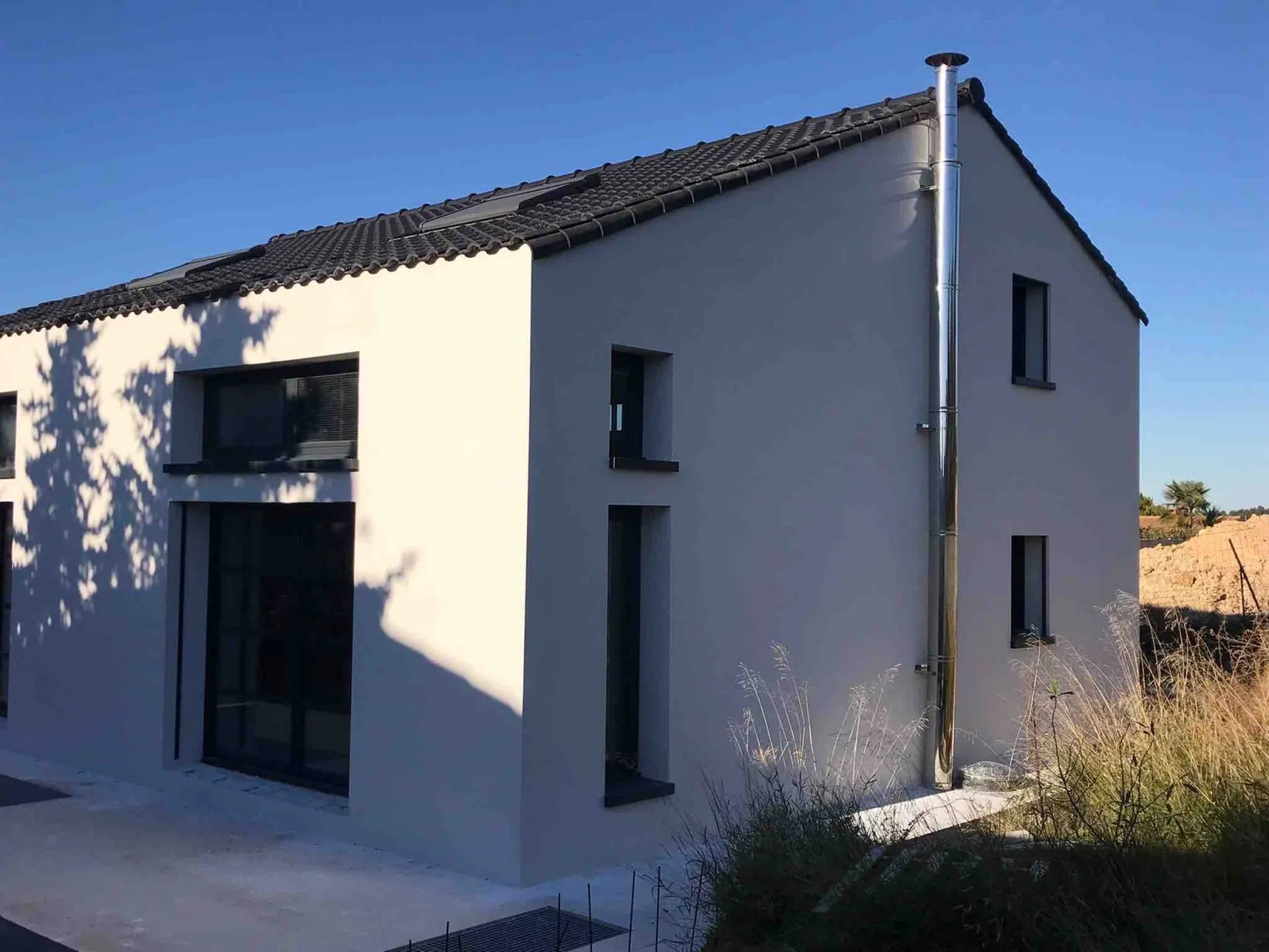 façade au torchis sur maison neuve a balaruc les bains proche de Sète 