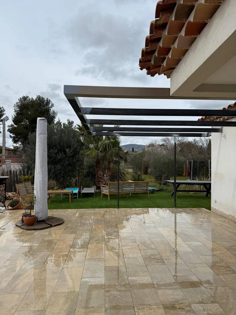 artisan ferronnier pour fabrication pergola sur mesure Meyrargues