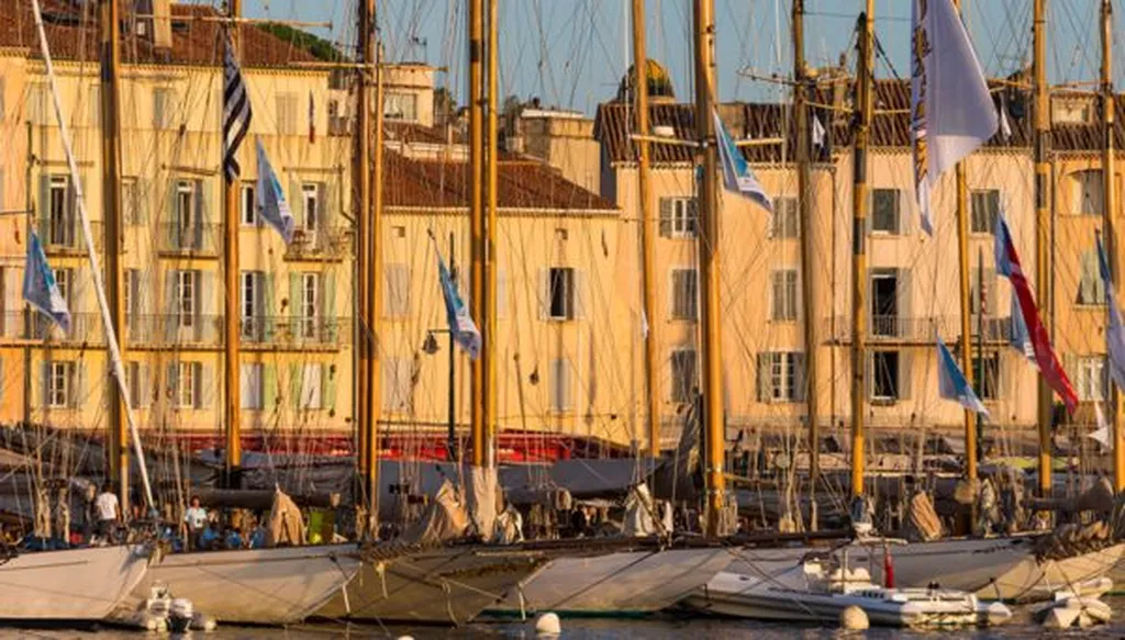 Les Voiles de St Tropez, l'Hôtel de la Plage - HDLP n'est pas loin