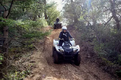 RANDONNÉE QUAD AU PIED DE LA SAINTE BAUME AVEC PAUSE PIQUE-NIQUE