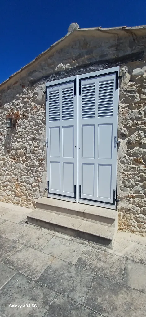 Volet persienné de grande dimension