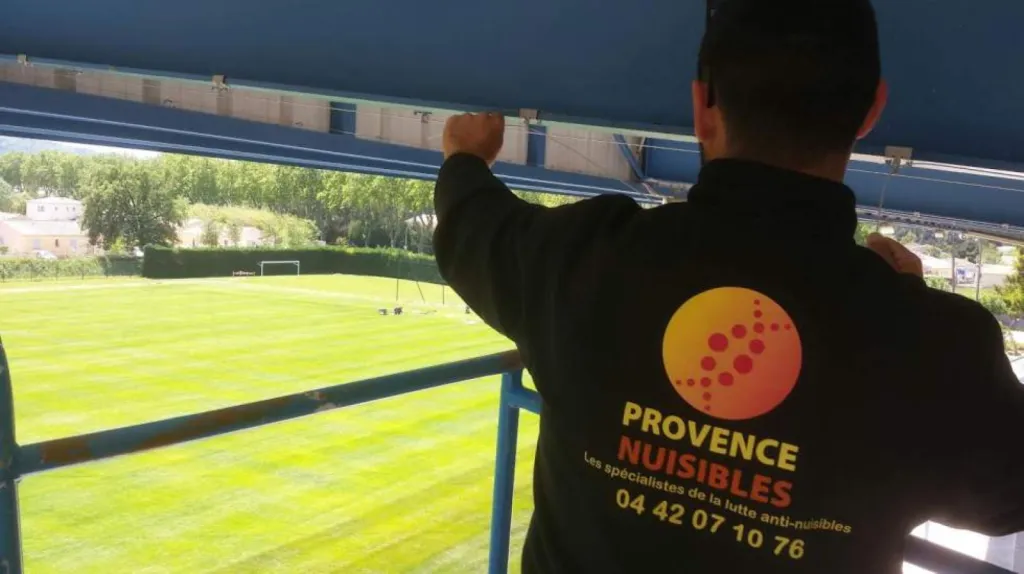 filet anti pigeons pour tribune de stade