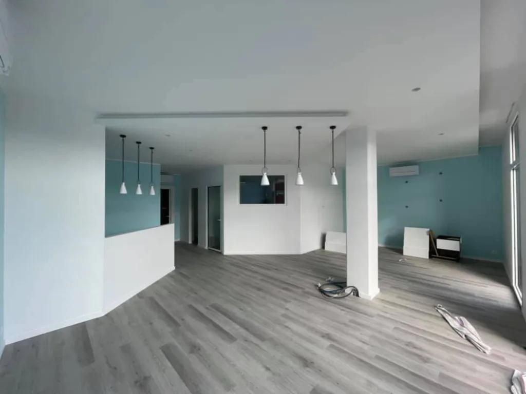 Artisan peintre en rénovation intérieure à Roquebrune sur Argens Var 83