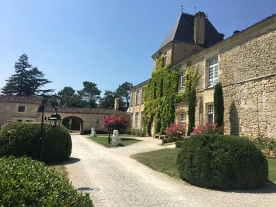 Getting married in a Luxury Château in Bordeaux with Best French Team of Wedding Planner for amazing wedding