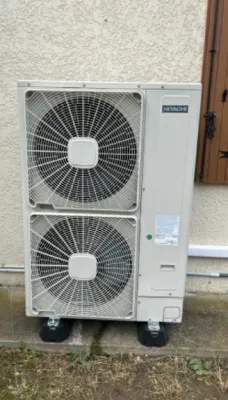 Installation pompe à chaleur Hitachi Yutaki S Combi monobloc à Marignane